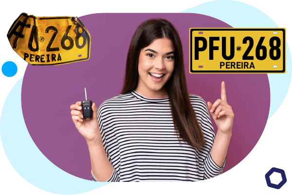 mujer-feliz-duplicado-de-placas-bogota-colombia-doblevia-tramites